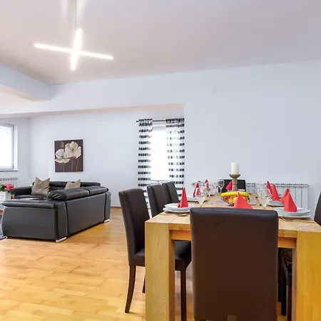 5 Bedroom Pet Friendly In Rukavac Vikendica