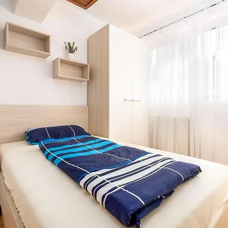 5 Bedroom Pet Friendly In Rukavac Vikendica