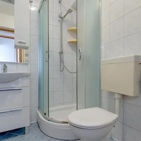 5 Bedroom Pet Friendly In Rukavac *